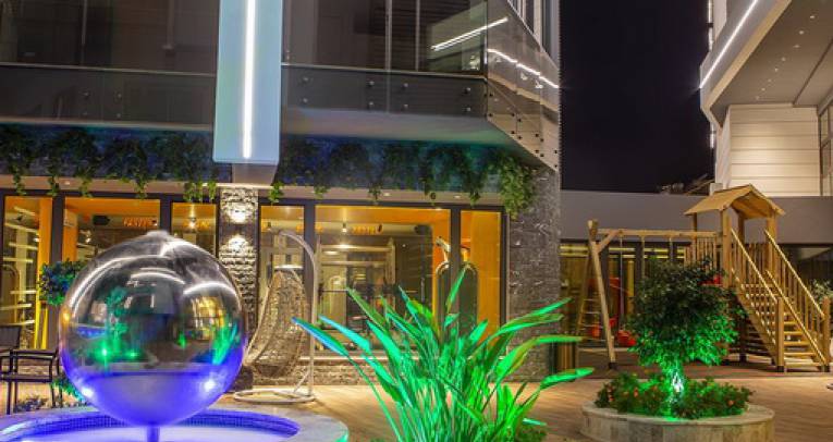Apartments with hotel experience