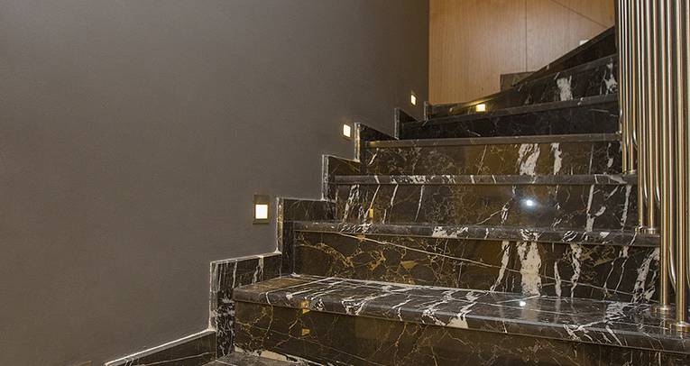 Apartments with hotel experience