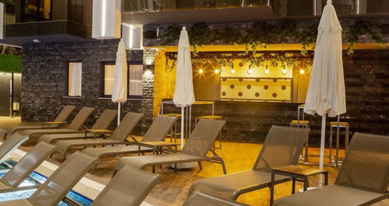 Apartments with hotel experience