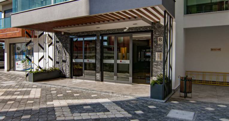 1- and 2-bedroom luxury apartments